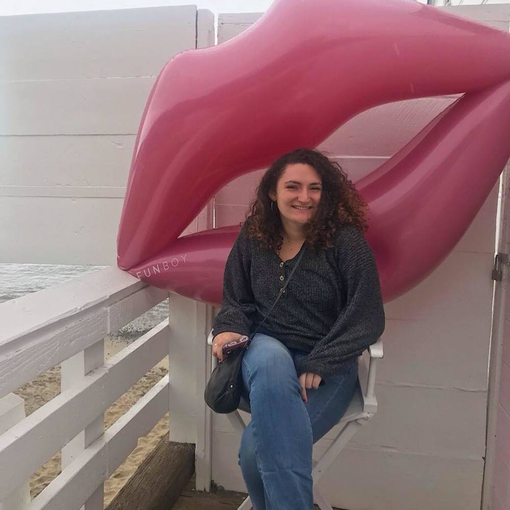 Meet your Posher, Caitlin
